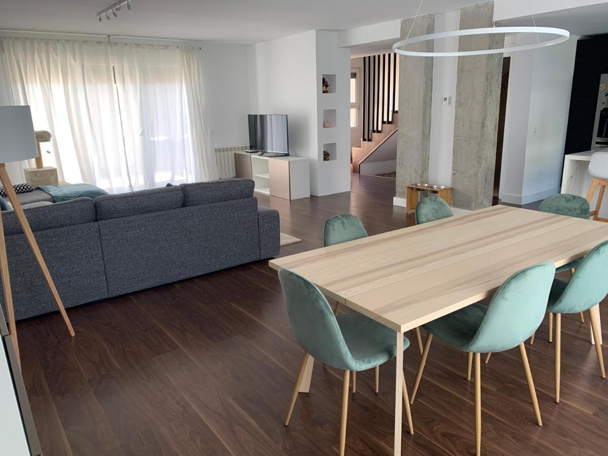 Chalet Con Piscina Privada A 25 Min De Madrid อาร์โรโยโมลีโนส ภายนอก รูปภาพ